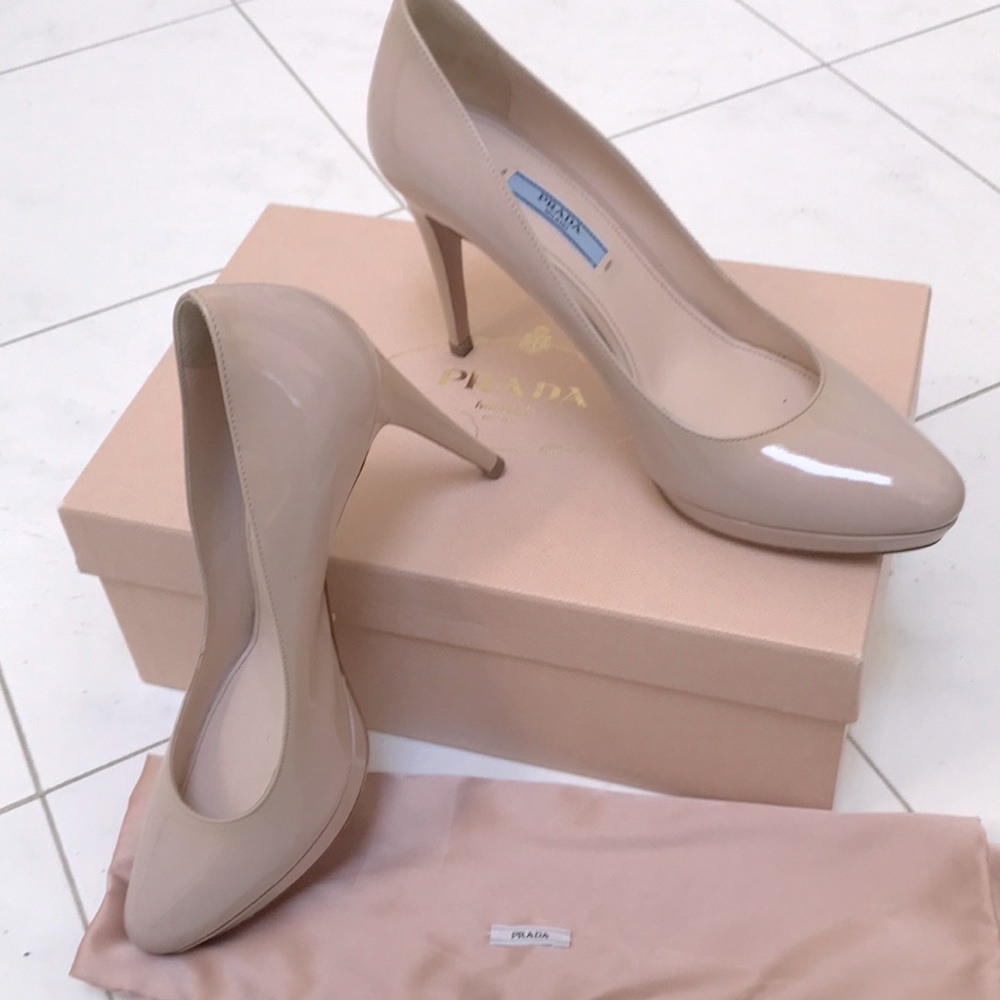 Prada pumps size 39